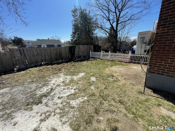 $1,900 | 111 Priscilla Circle, Bridgeport, CT 06610