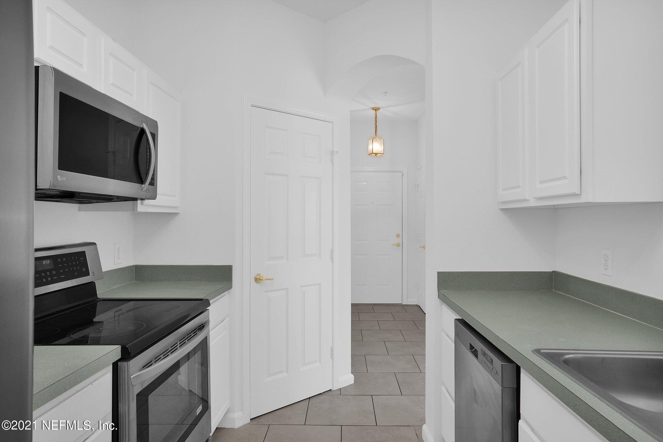 10550 Baymeadows Road, Unit 305 Jacksonville, FL 32256 - Photo 9 of 39 009-10550BaymeadowsRoadUnit305-Jacksonvi