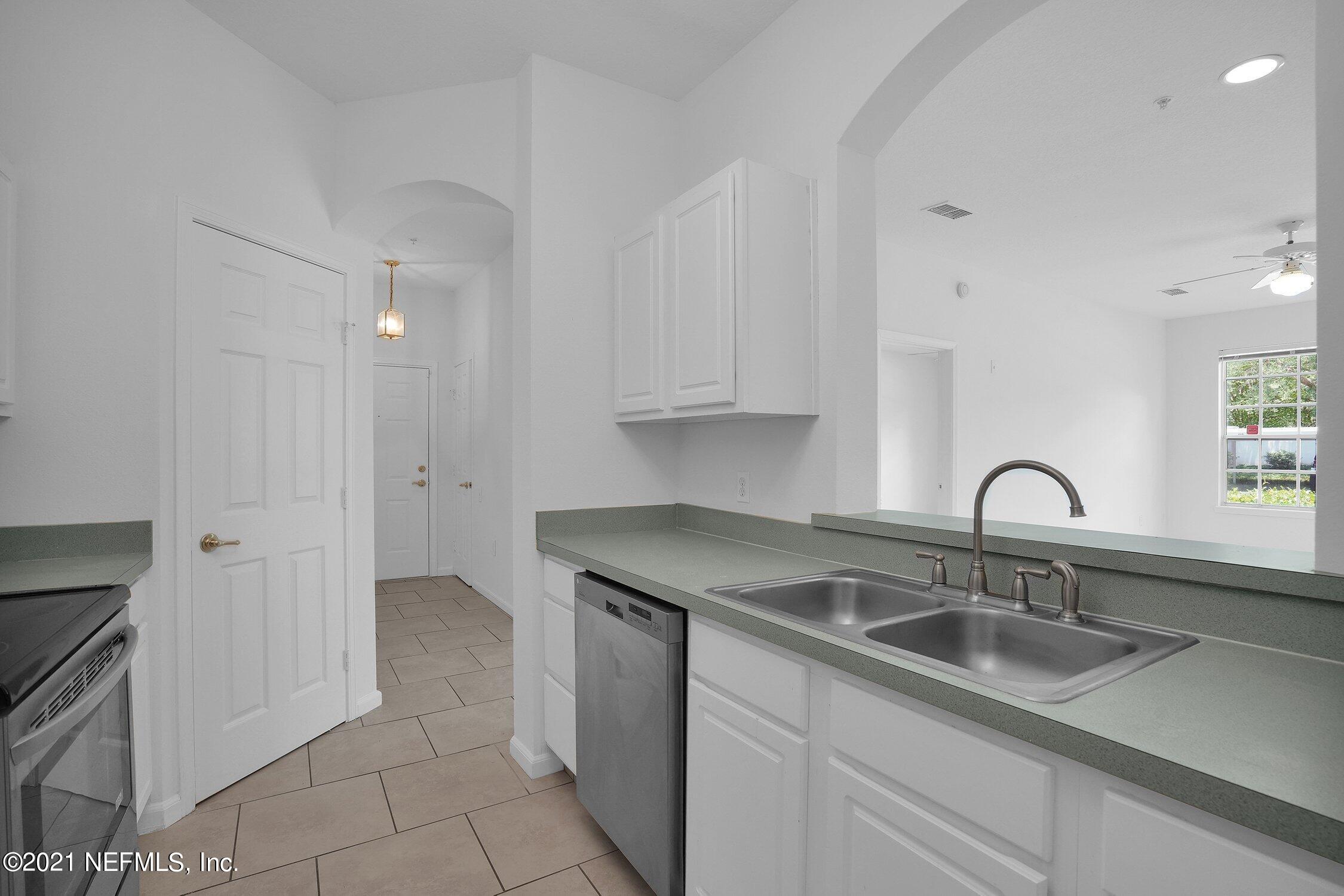 10550 Baymeadows Road, Unit 305 Jacksonville, FL 32256 - Photo 10 of 39 010-10550BaymeadowsRoadUnit305-Jacksonvi