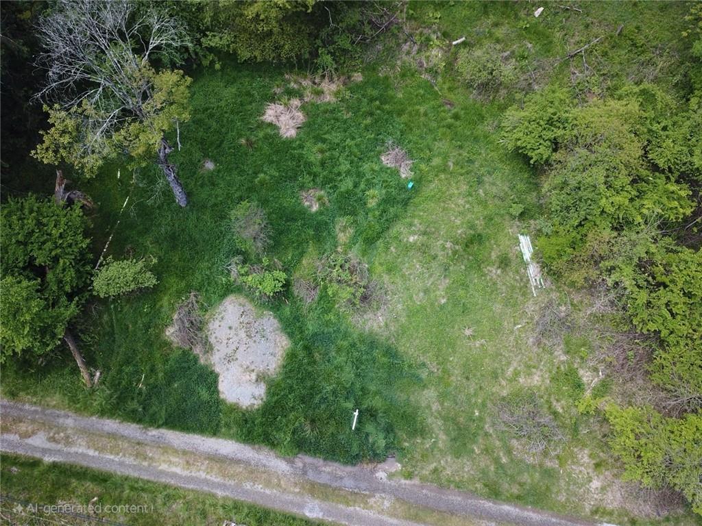 116 Seipe Lane Valencia, PA 16059 - Photo 2 of 16 a backyard of a house with lots of green space