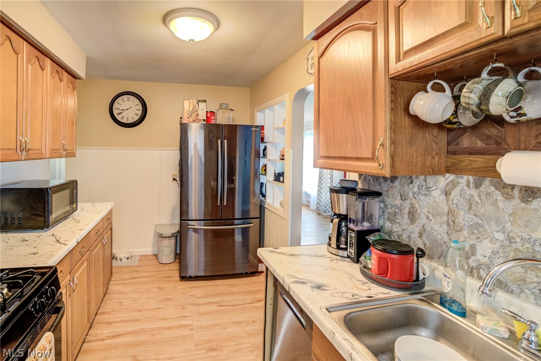 6315 Snow Road Cleveland, OH 44129 - Photo 6 of 28