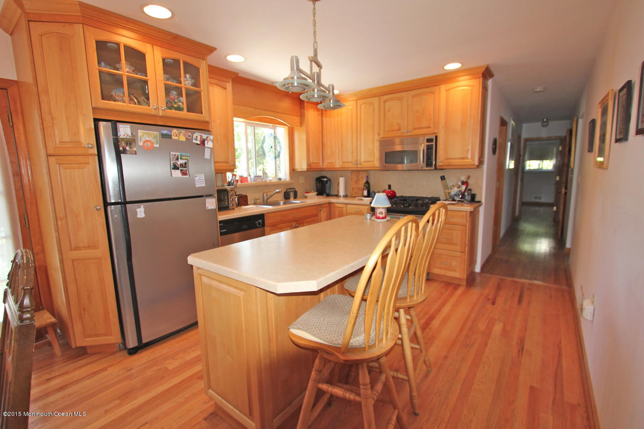 629 Marion Road Neptune Township, NJ 07753 - Photo 2 of 20 629 Marion17