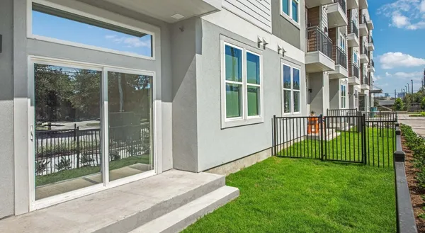 $1,400 | 9330 South Main Street, Unit 421, Houston, TX 77025