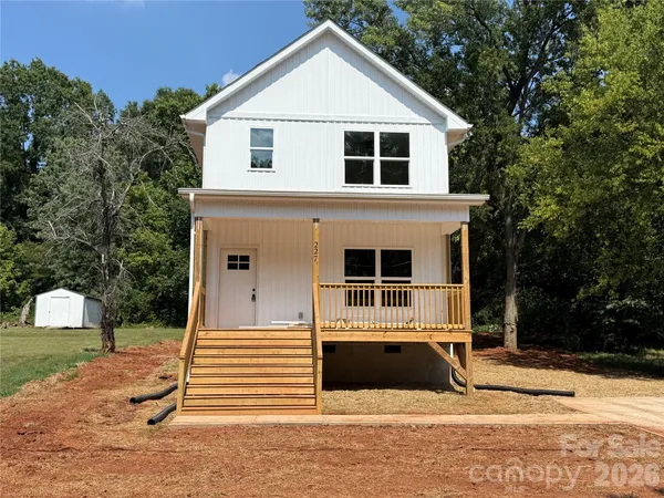 $259,000 | 227 South Caldwell Avenue, Newton, NC 28658