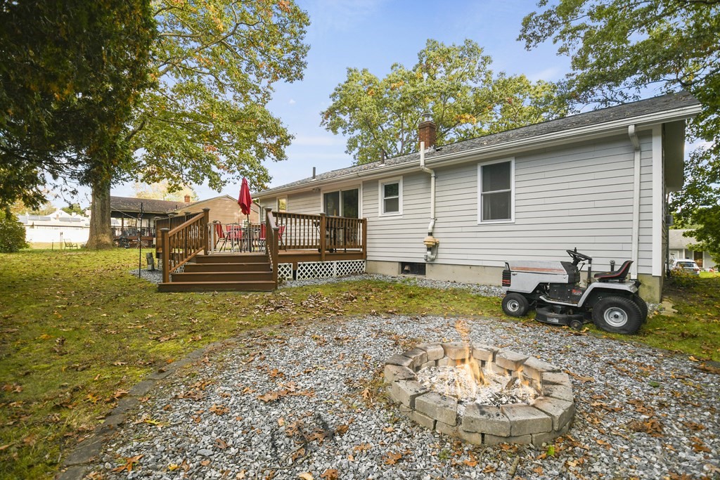 26 Westwood Road Webster, MA 01570 - Photo 27 of 30 a view of a house with backyard