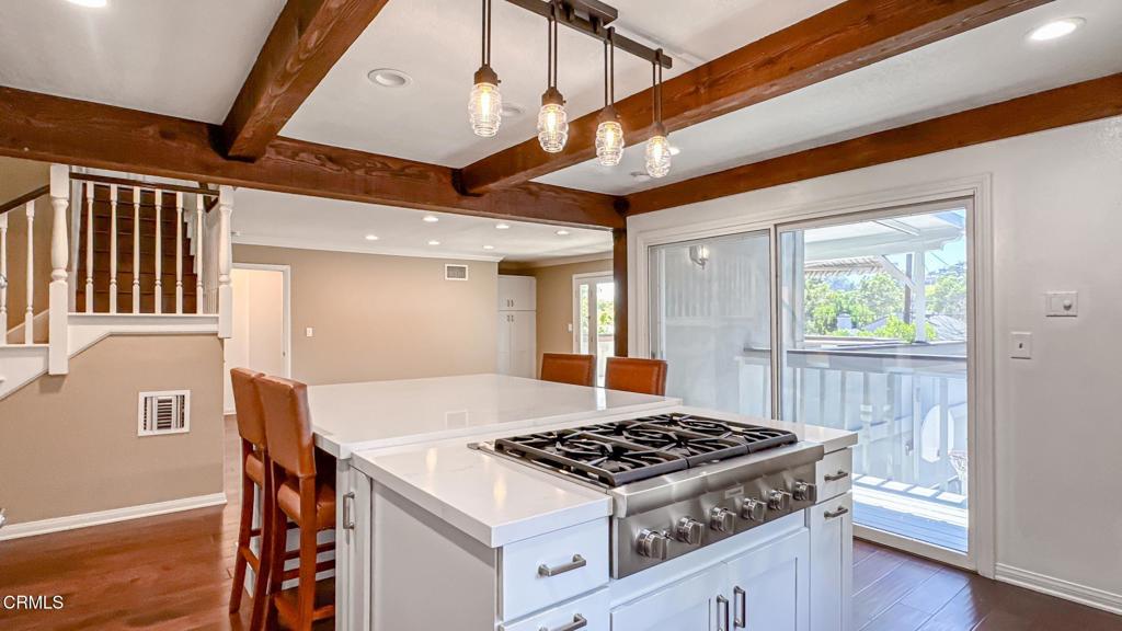 209 San Miguel Road Pasadena, CA 91105 - Photo 8 of 37 08
