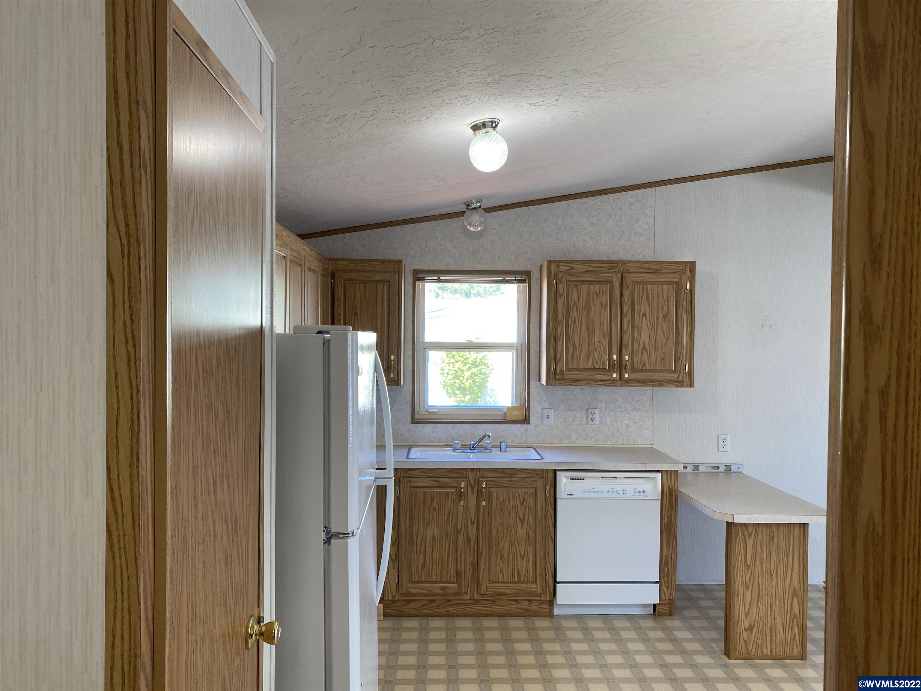 205 Boone Road Southeast, Unit 40 Salem, OR 97306 - Photo 5 of 17