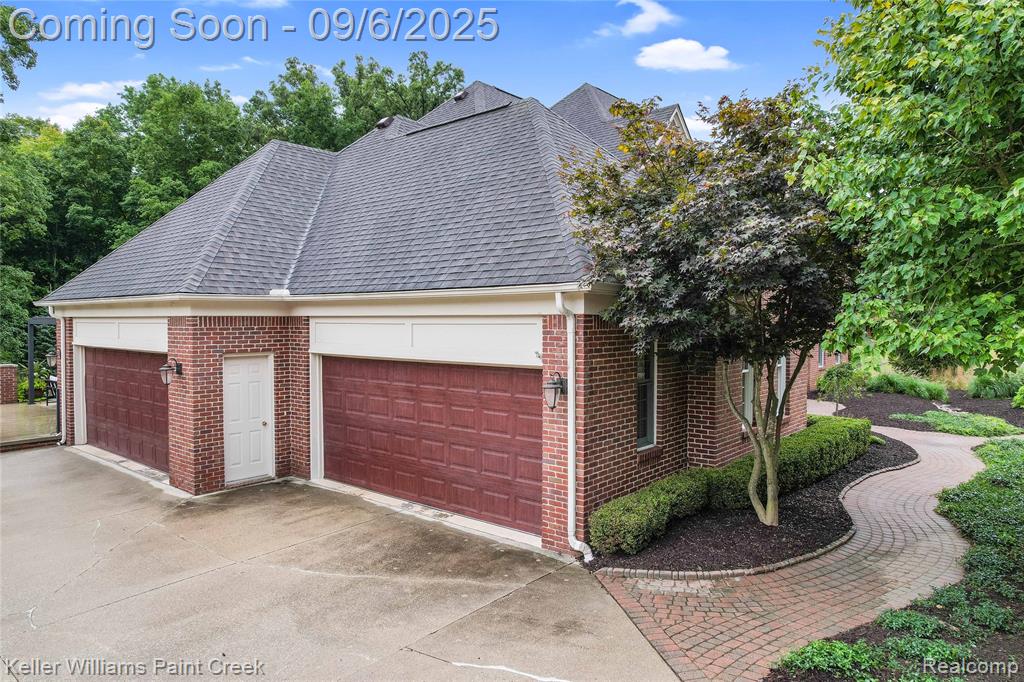 1614 Crossbow Court Rochester Hills, MI 48306 - Photo 8 of 63