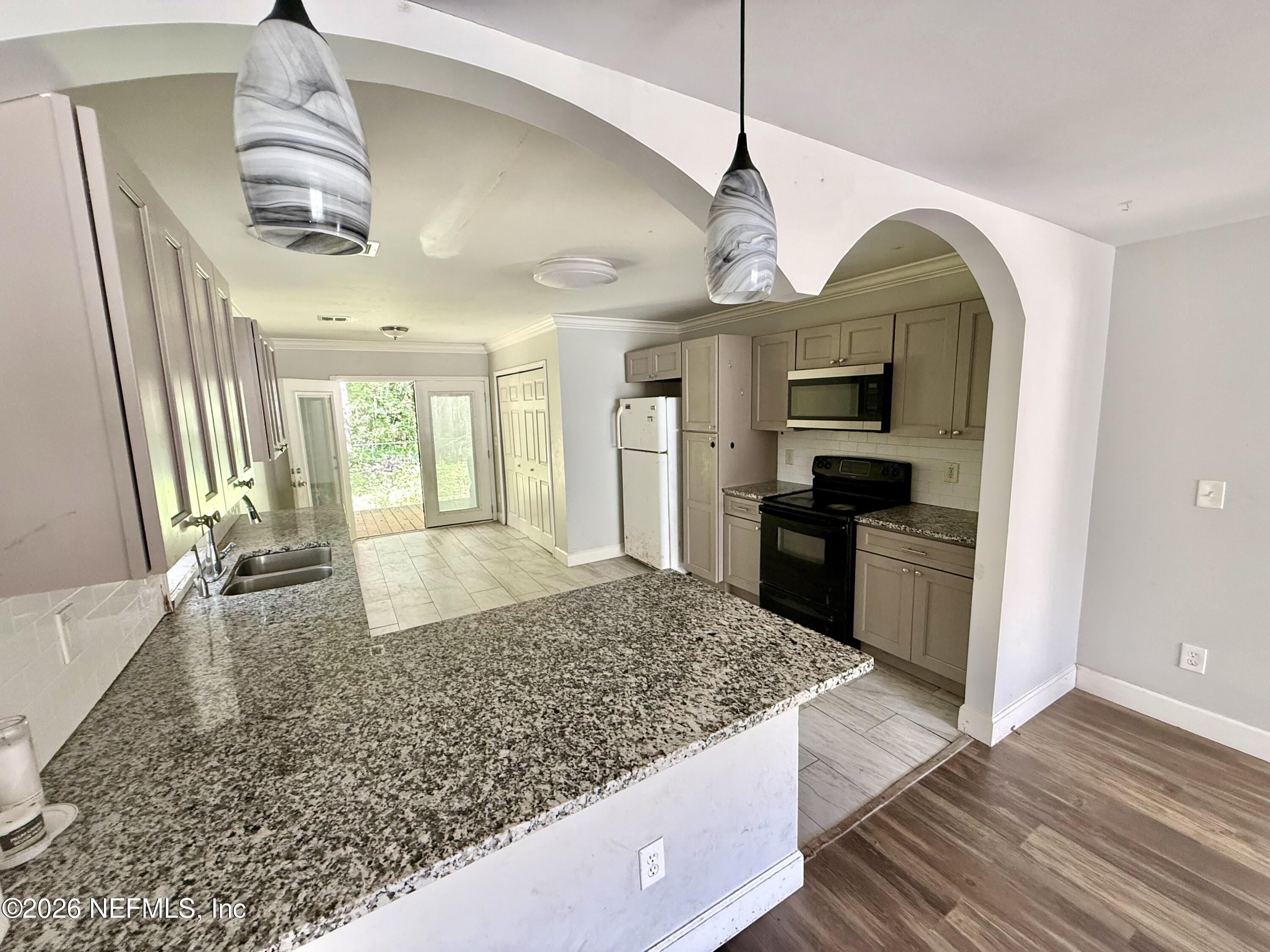 10565 Bessent Road North Jacksonville, FL 32218 - Photo 4 of 16 Kitchen