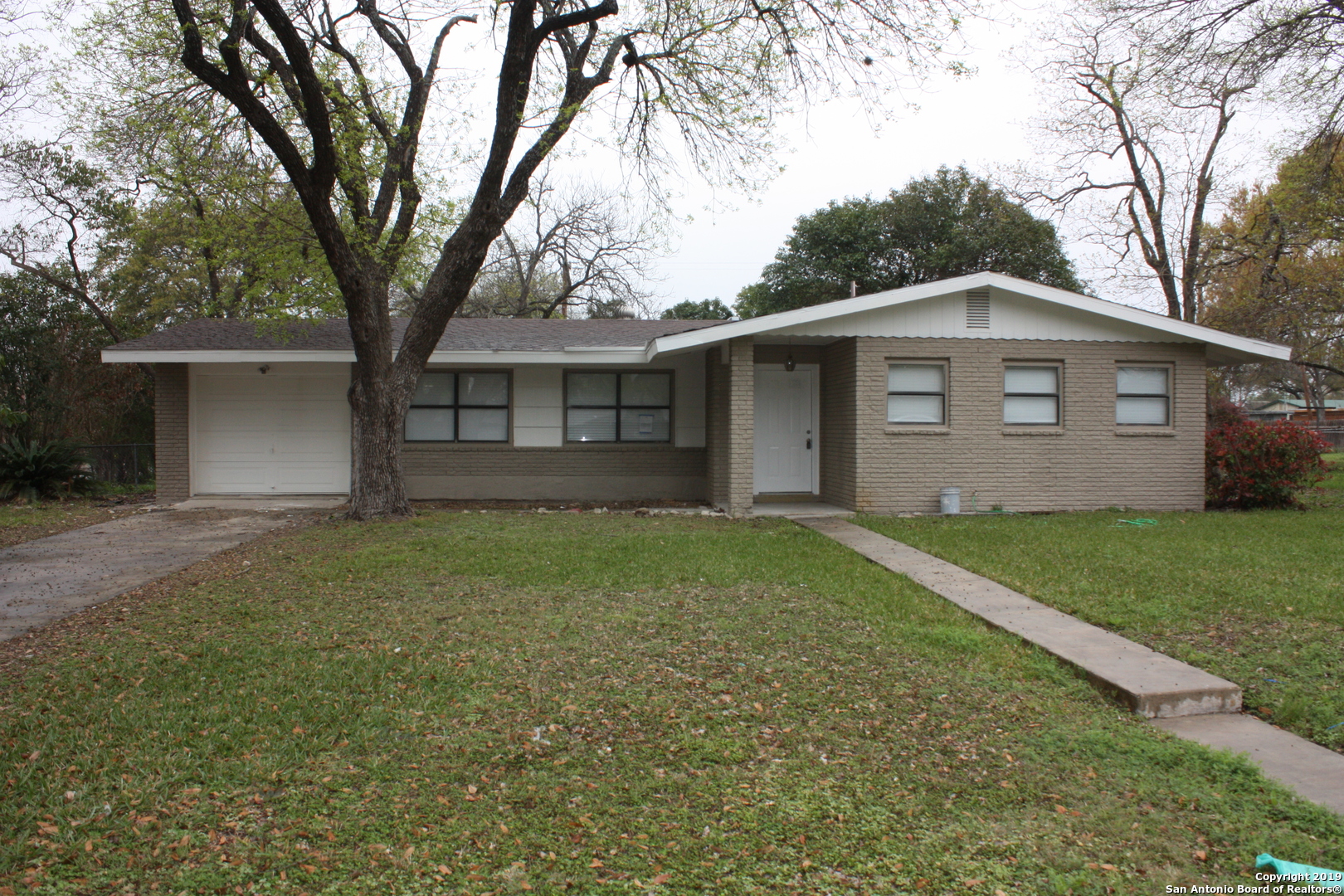 201 Zephyr Drive Windcrest, TX 78239 - Photo 1 of 12