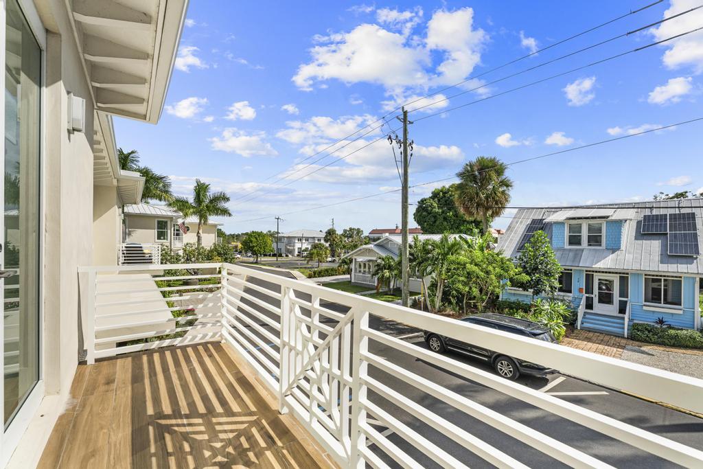 53 Southeast Seminole Street, Unit A Stuart, FL 34994 - Photo 42 of 75 0037