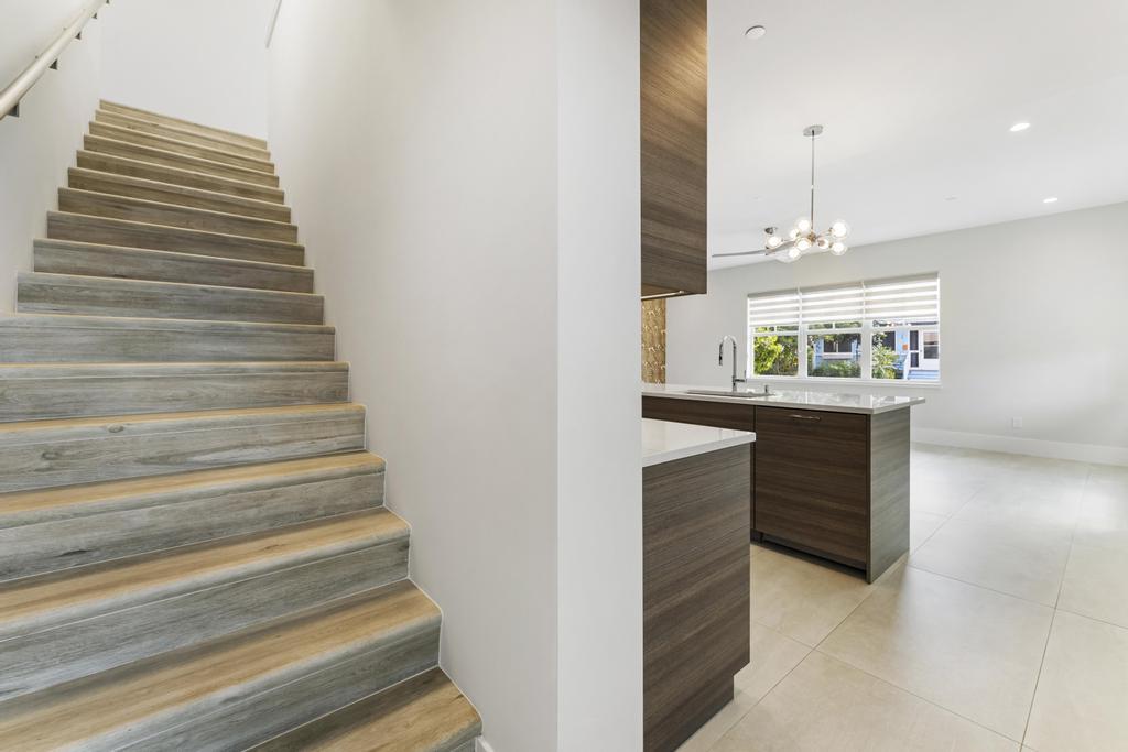 53 Southeast Seminole Street, Unit A Stuart, FL 34994 - Photo 9 of 75 8