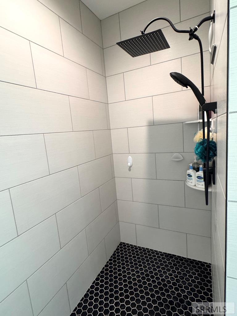 170 North 4046 East Rigby, ID 83442 - Photo 26 of 56 Primary Bathroom