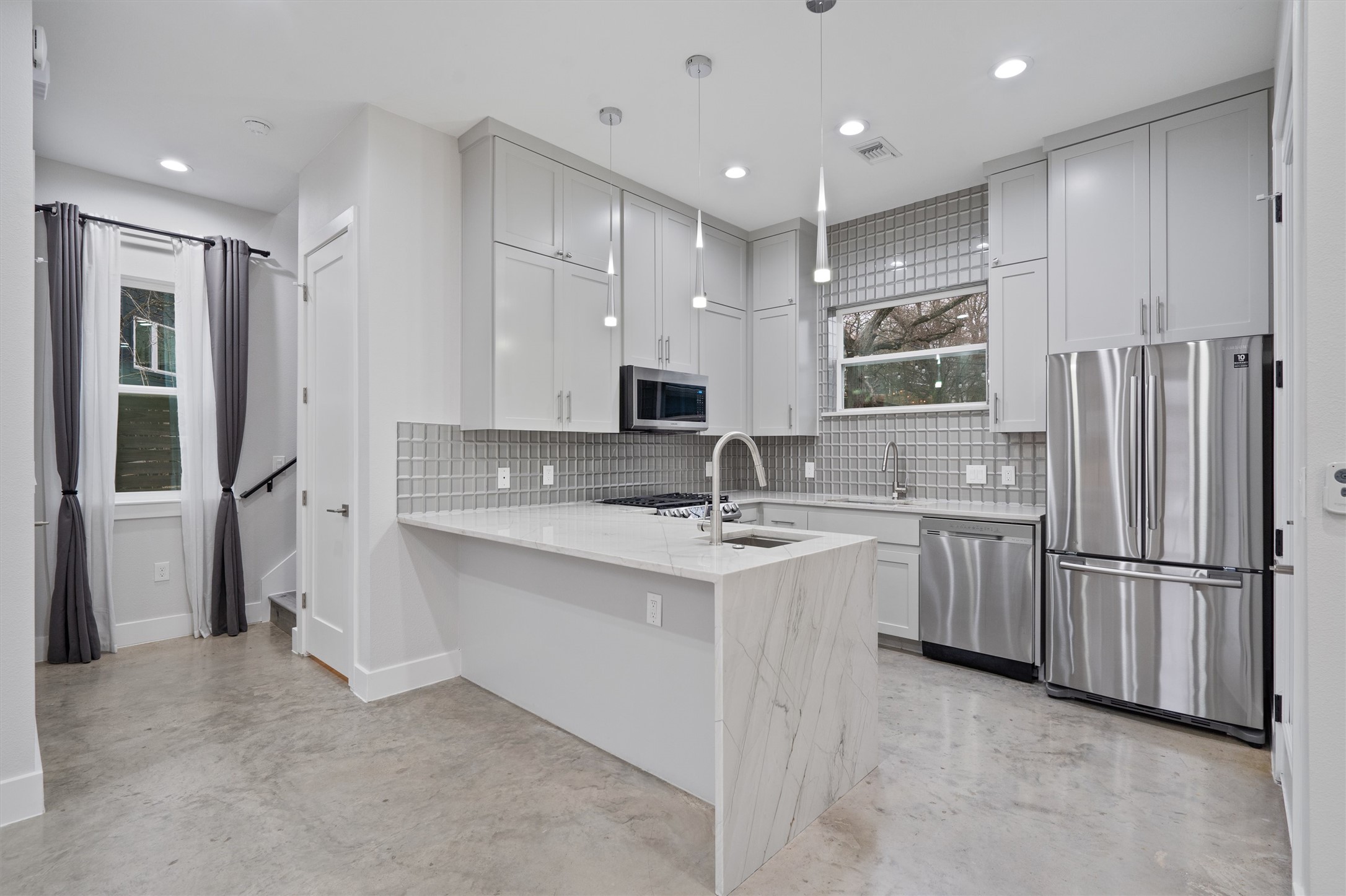 3919 East 16th Street, Unit 2 Austin, TX 78721 - Photo 10 of 22