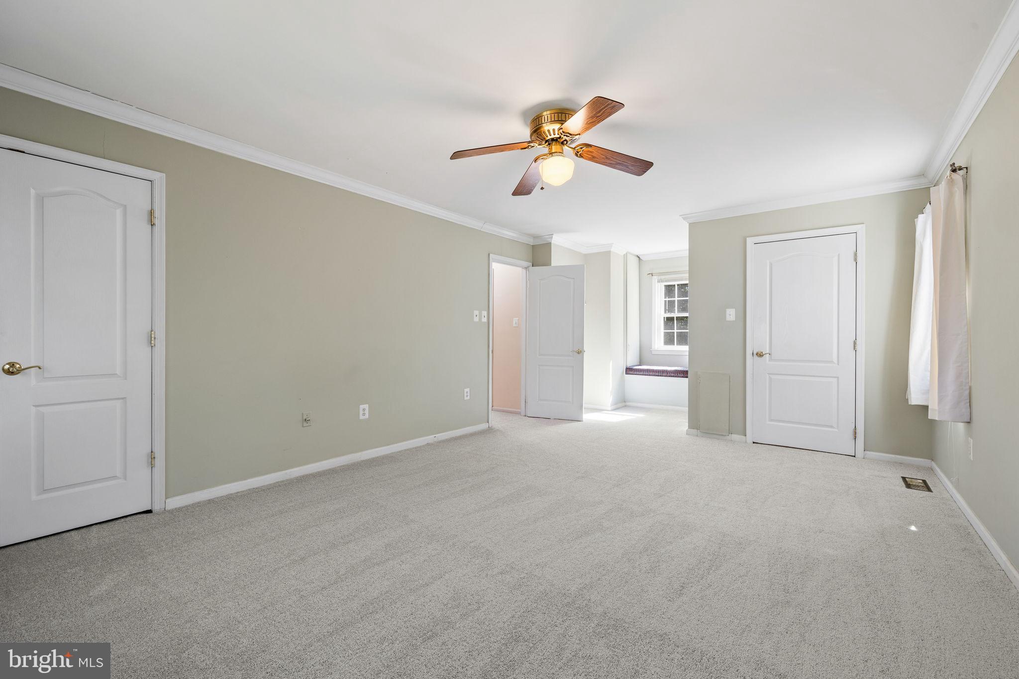 6397 Tazewell Street Warrenton, VA 20187 - Photo 20 of 41 Spacious room with soft natural light.