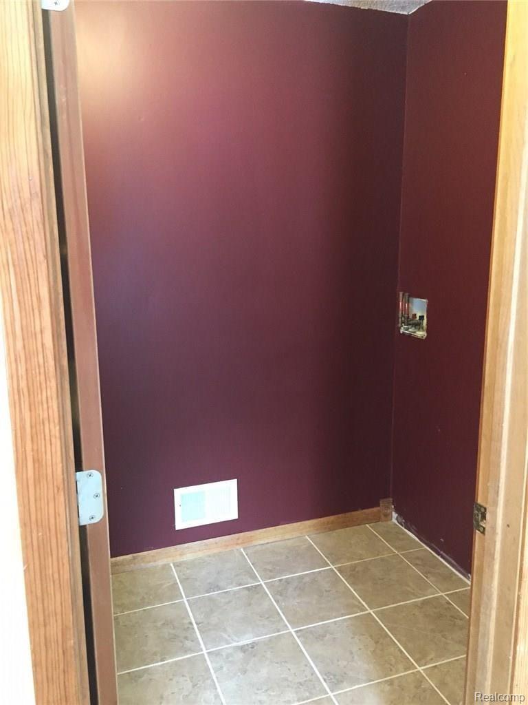 5477 West Coon Lake Road Howell, MI 48843 - Photo 2 of 37 IMG_5089.JPG