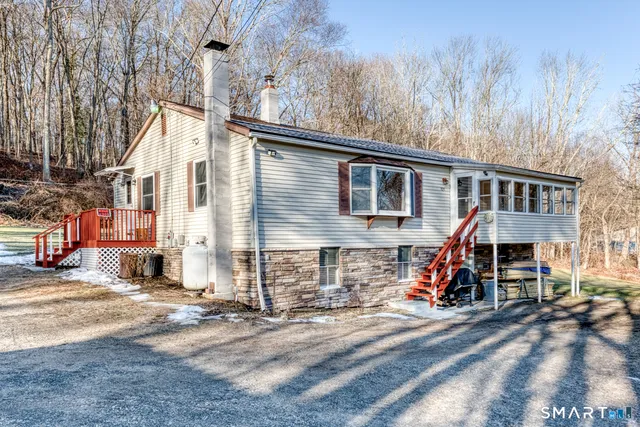 $320,000 | 925 Windham Road, Windham, CT 06266