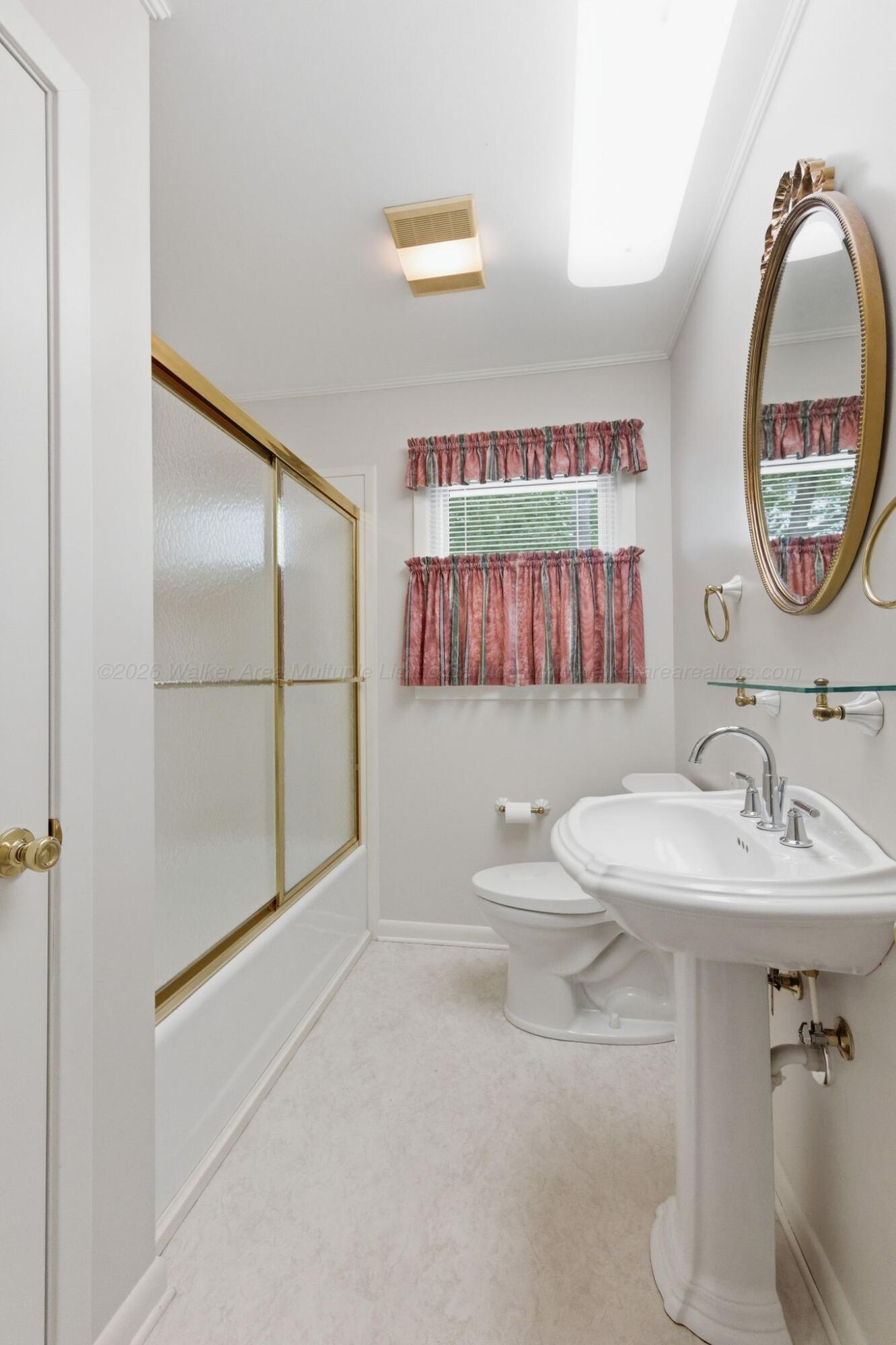 140 Burtwood Acres Road Jasper, AL 35503 - Photo 28 of 45 Bathroom