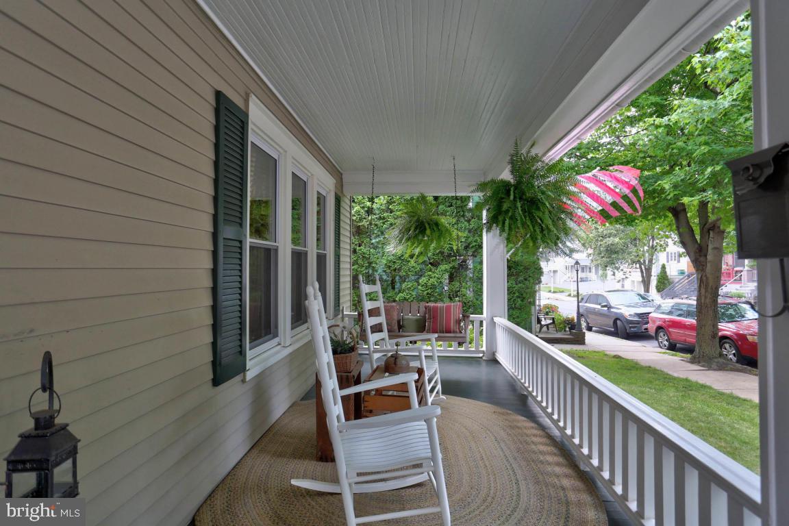 38 East Center Street Lititz, PA 17543 - Photo 5 of 39