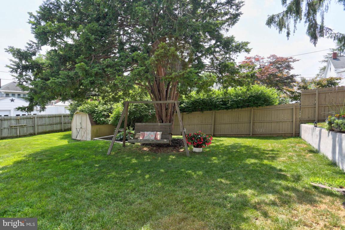 38 East Center Street Lititz, PA 17543 - Photo 8 of 39