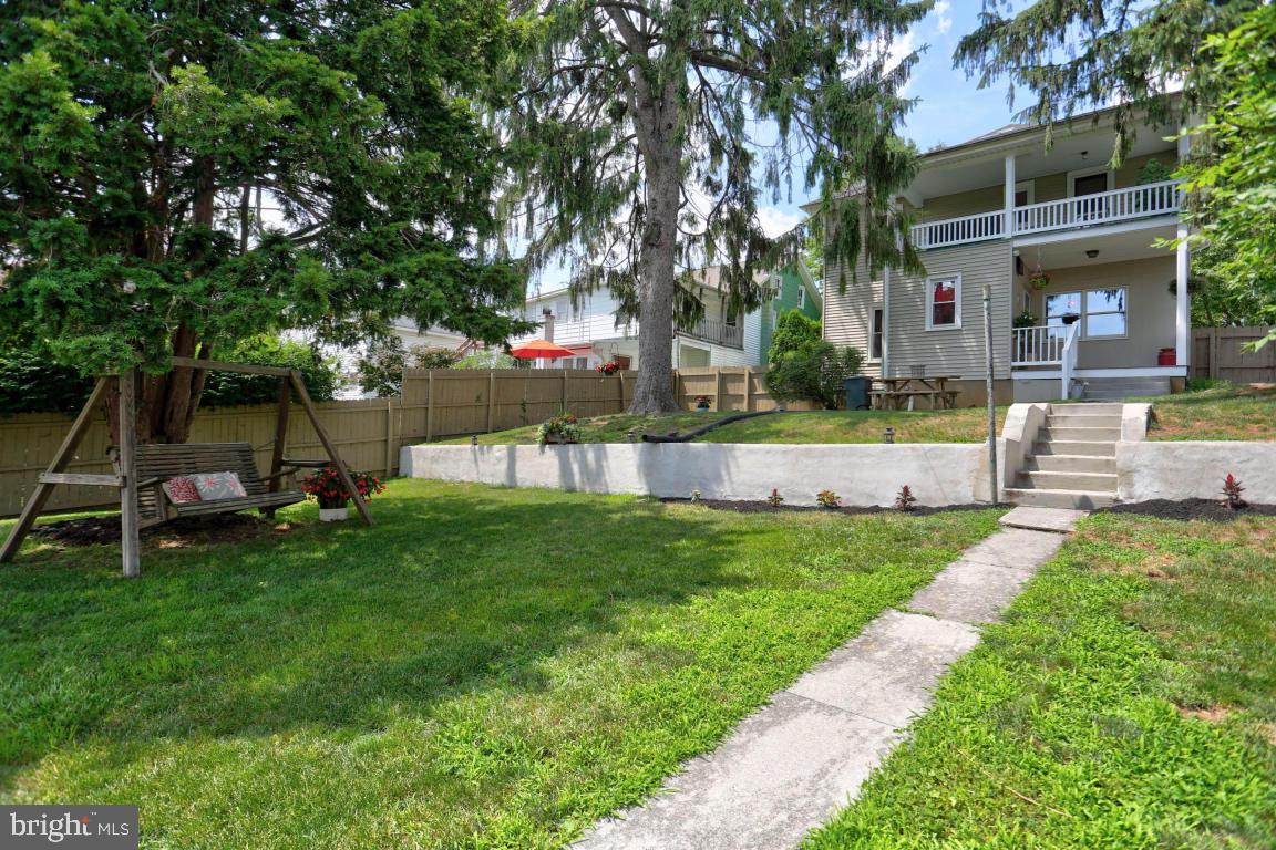 38 East Center Street Lititz, PA 17543 - Photo 10 of 39