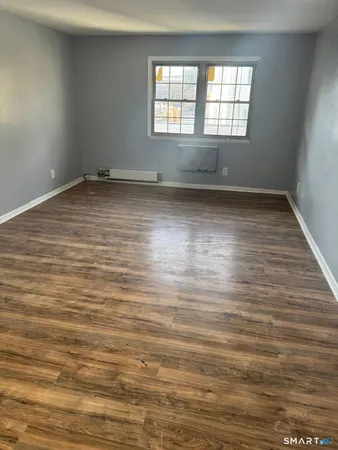 $1,350 | 240 Oak Street, Unit 2, Bridgeport, CT 06604