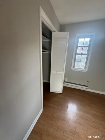 $1,350 | 240 Oak Street, Unit 2, Bridgeport, CT 06604