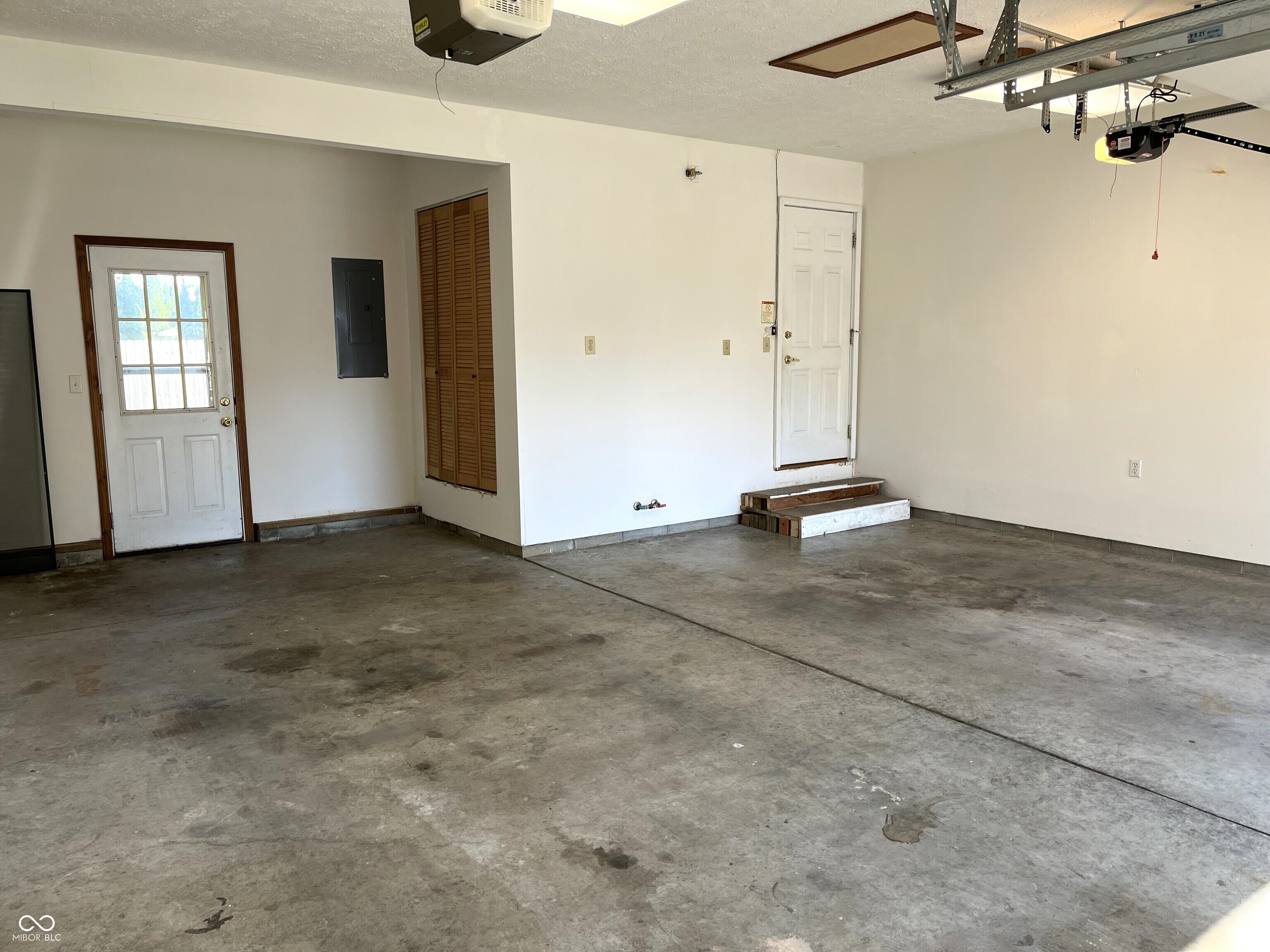 2010 Declaration Drive Greenfield, IN 46140 - Photo 18 of 20