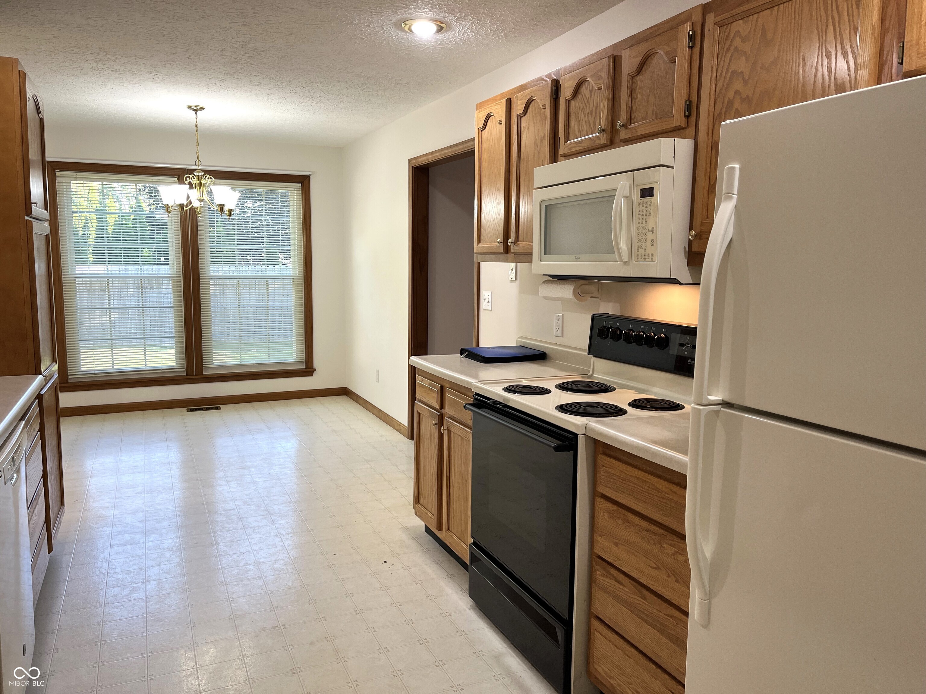 2010 Declaration Drive Greenfield, IN 46140 - Photo 5 of 20