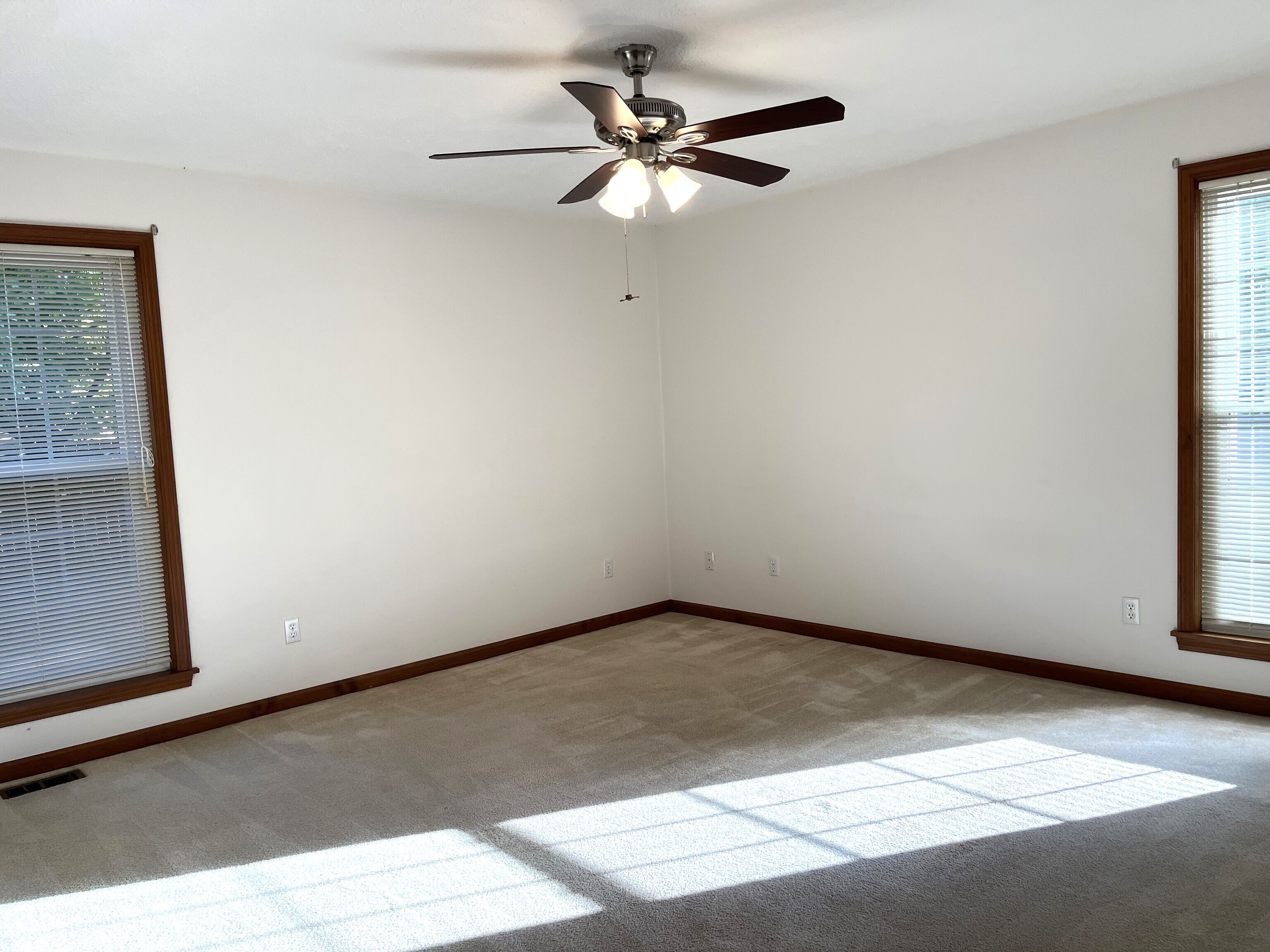 2010 Declaration Drive Greenfield, IN 46140 - Photo 8 of 20