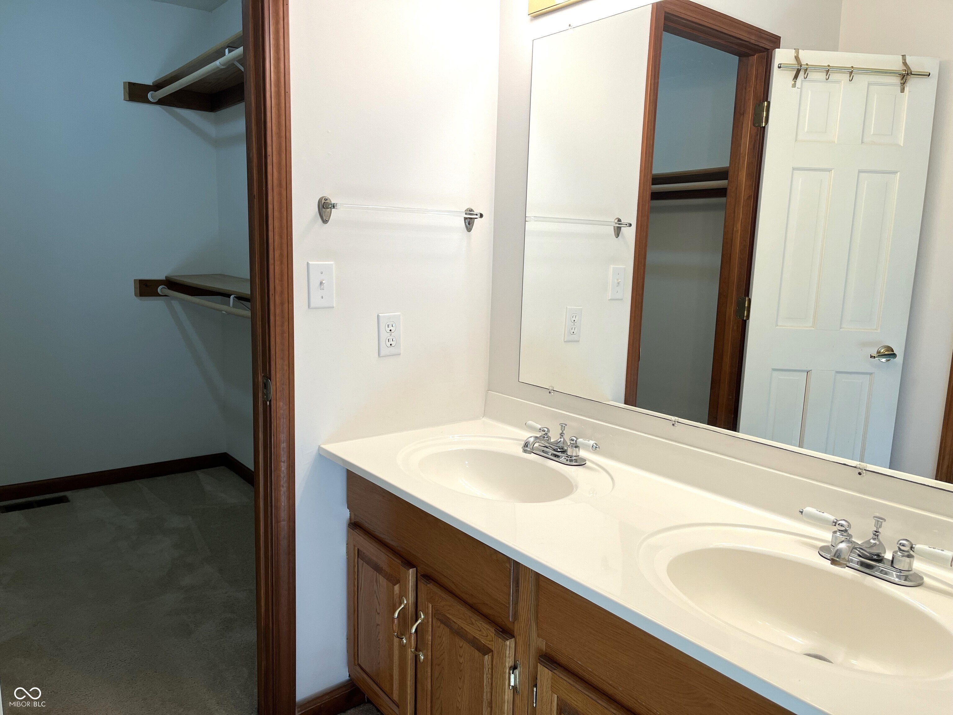 2010 Declaration Drive Greenfield, IN 46140 - Photo 10 of 20