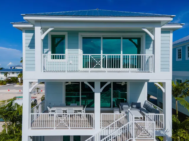 $2,498,000 | 613 Sombrero Beach Road, Marathon, FL 33050