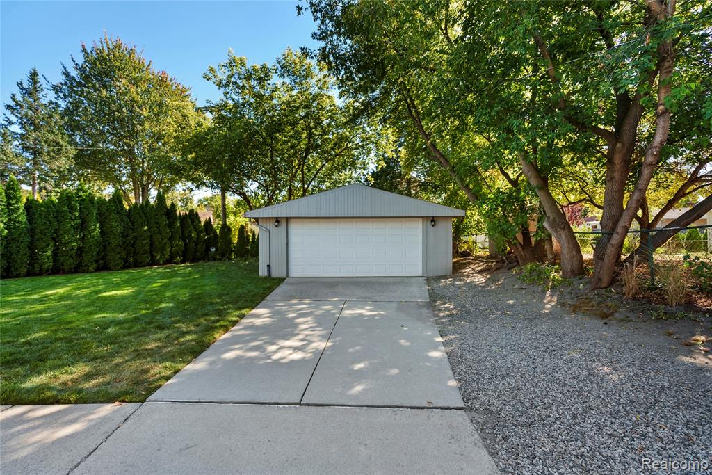 1479 North Pine Street Rochester Hills, MI 48307 - Photo 23 of 25