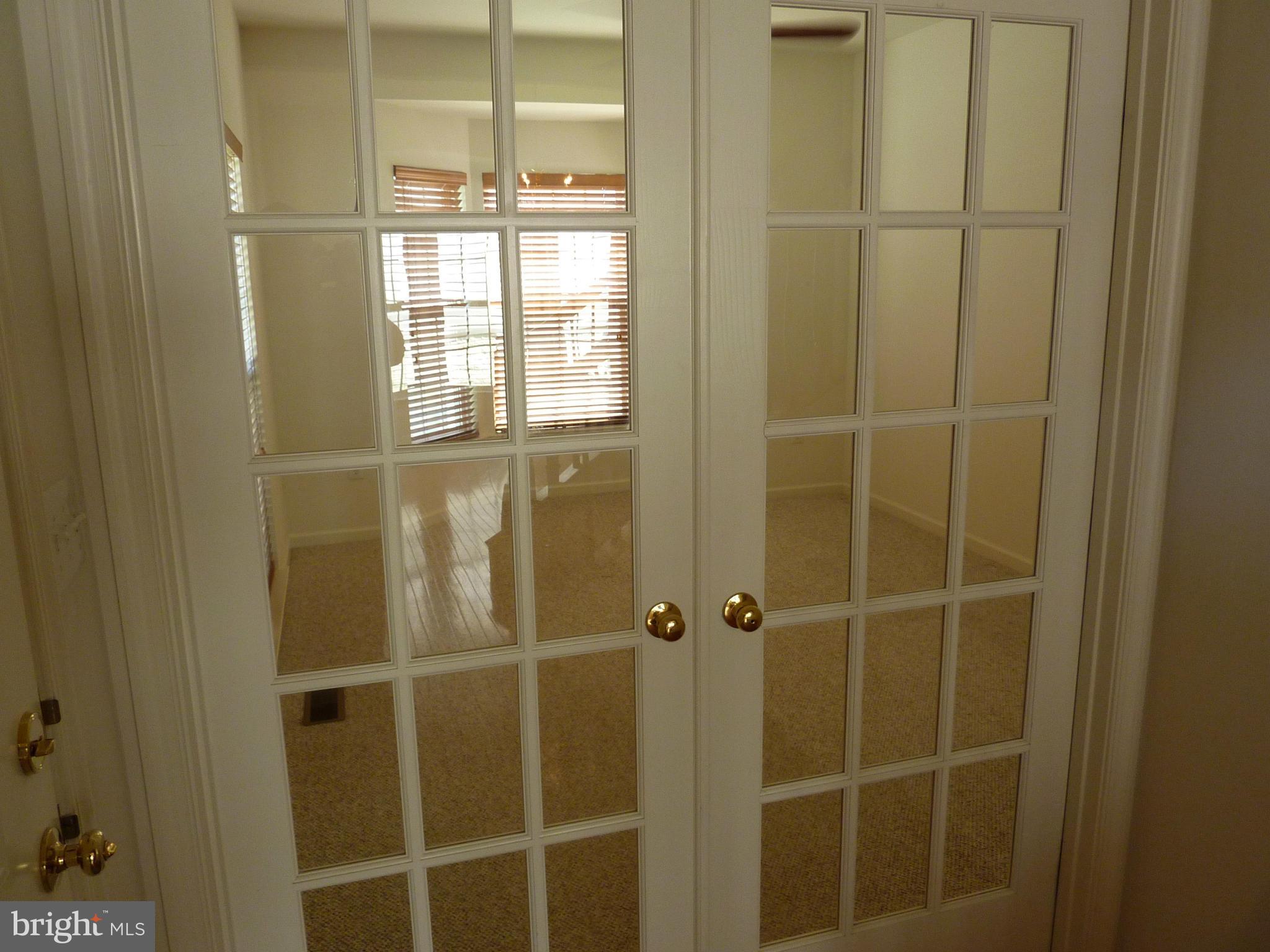 7721 Rotherham Drive Hanover, MD 21076 - Photo 4 of 30 Living Room
