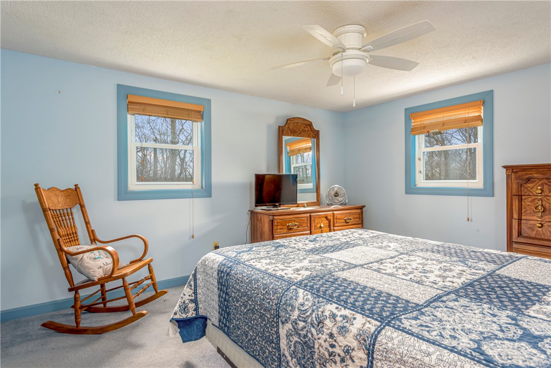 46 Indian Hill Road Tiverton, RI 02878 - Photo 11 of 21 Second bedroom.