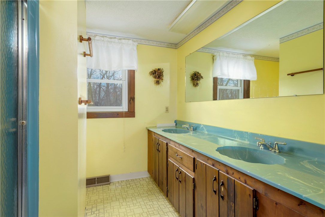 46 Indian Hill Road Tiverton, RI 02878 - Photo 12 of 21 Gallery Image 12