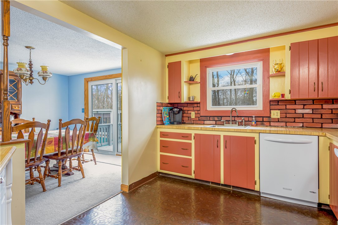 46 Indian Hill Road Tiverton, RI 02878 - Photo 8 of 21 Gallery Image 8