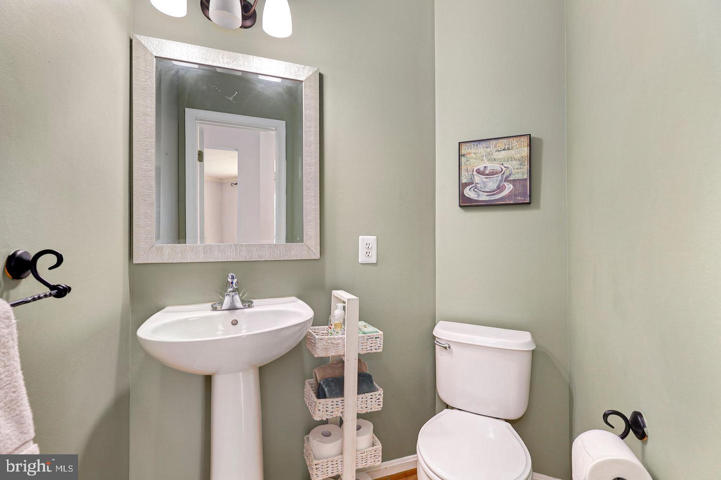 4702 Bucks School House Road Baltimore, MD 21237 - Photo 9 of 24 Gallery Image 9