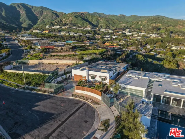 $4,300,000 | 3912 Spray Lane, Malibu, CA 90265
