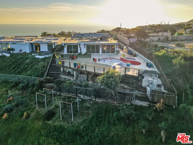 $4,300,000 | 3912 Spray Lane, Malibu, CA 90265