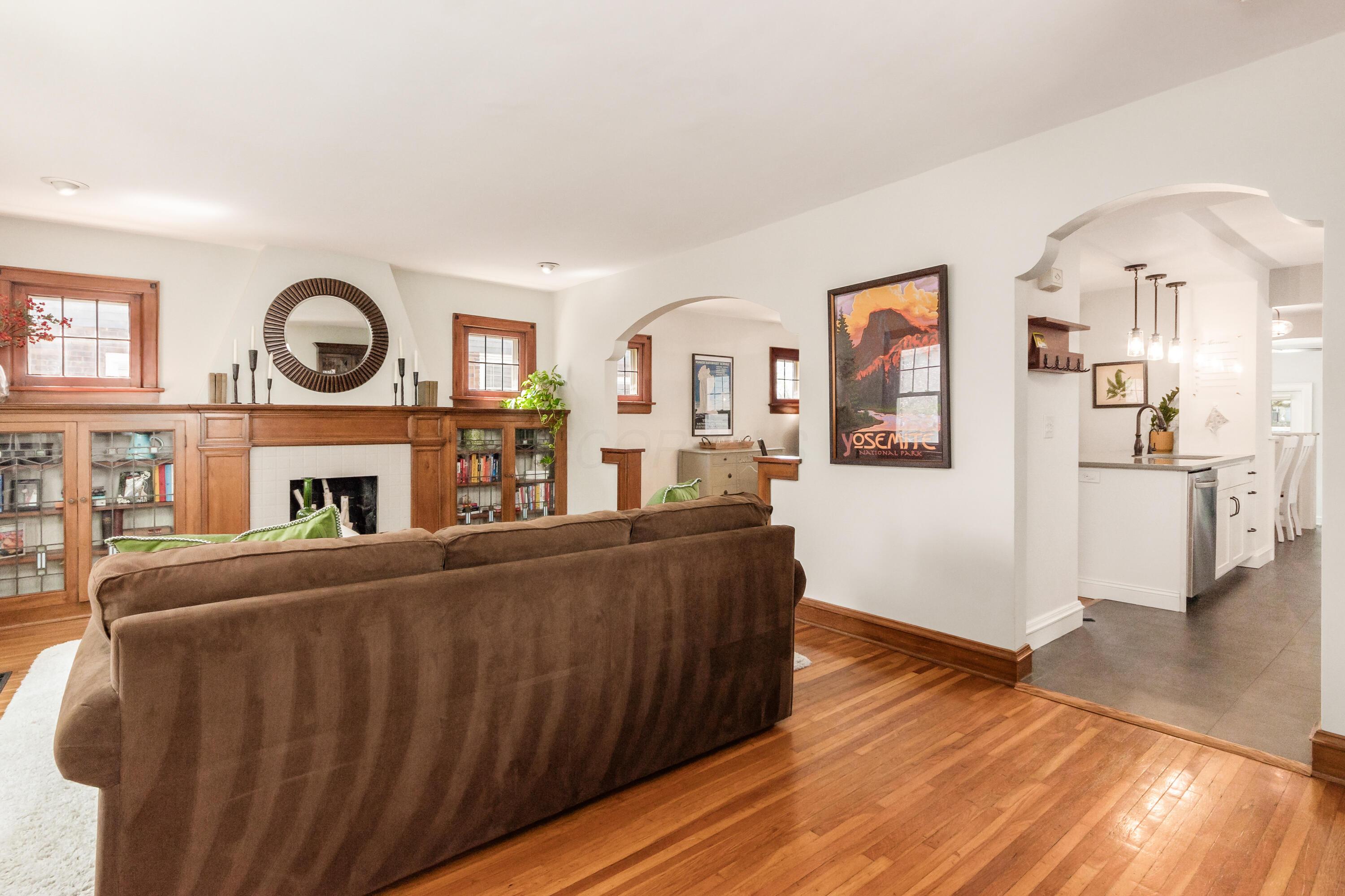 829 Vernon Road Columbus, OH 43209 - Photo 6 of 40 Elegant archways