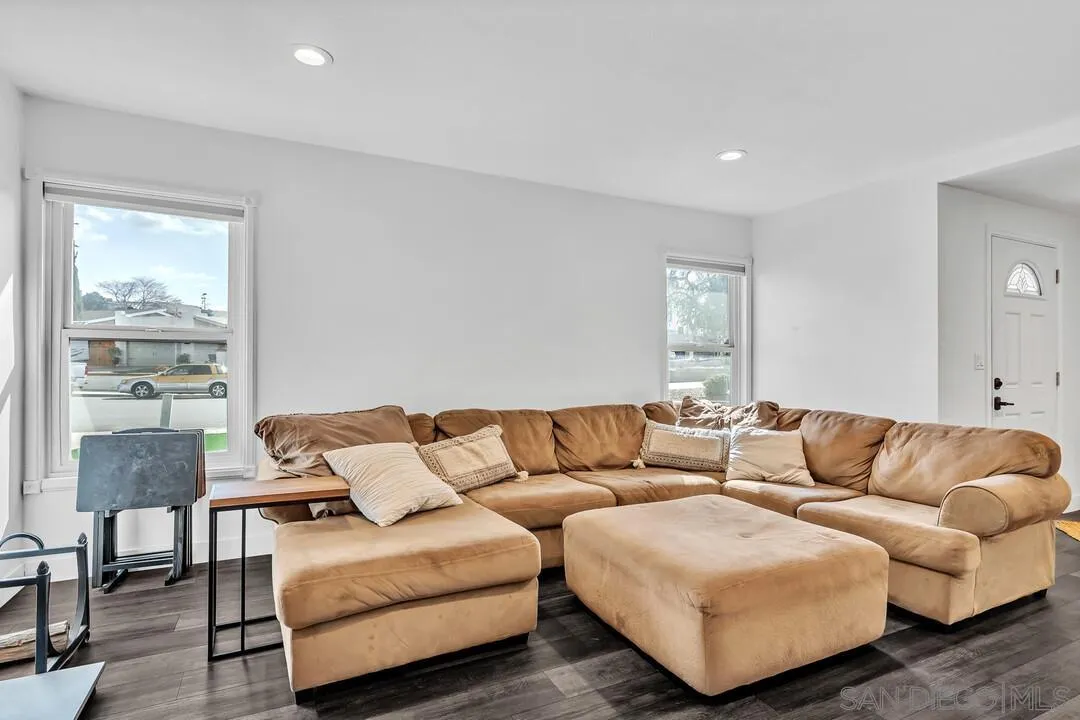 13234 West Lakeview Road Lakeside, CA 92040 - Photo 8 of 49 Gallery Image 8