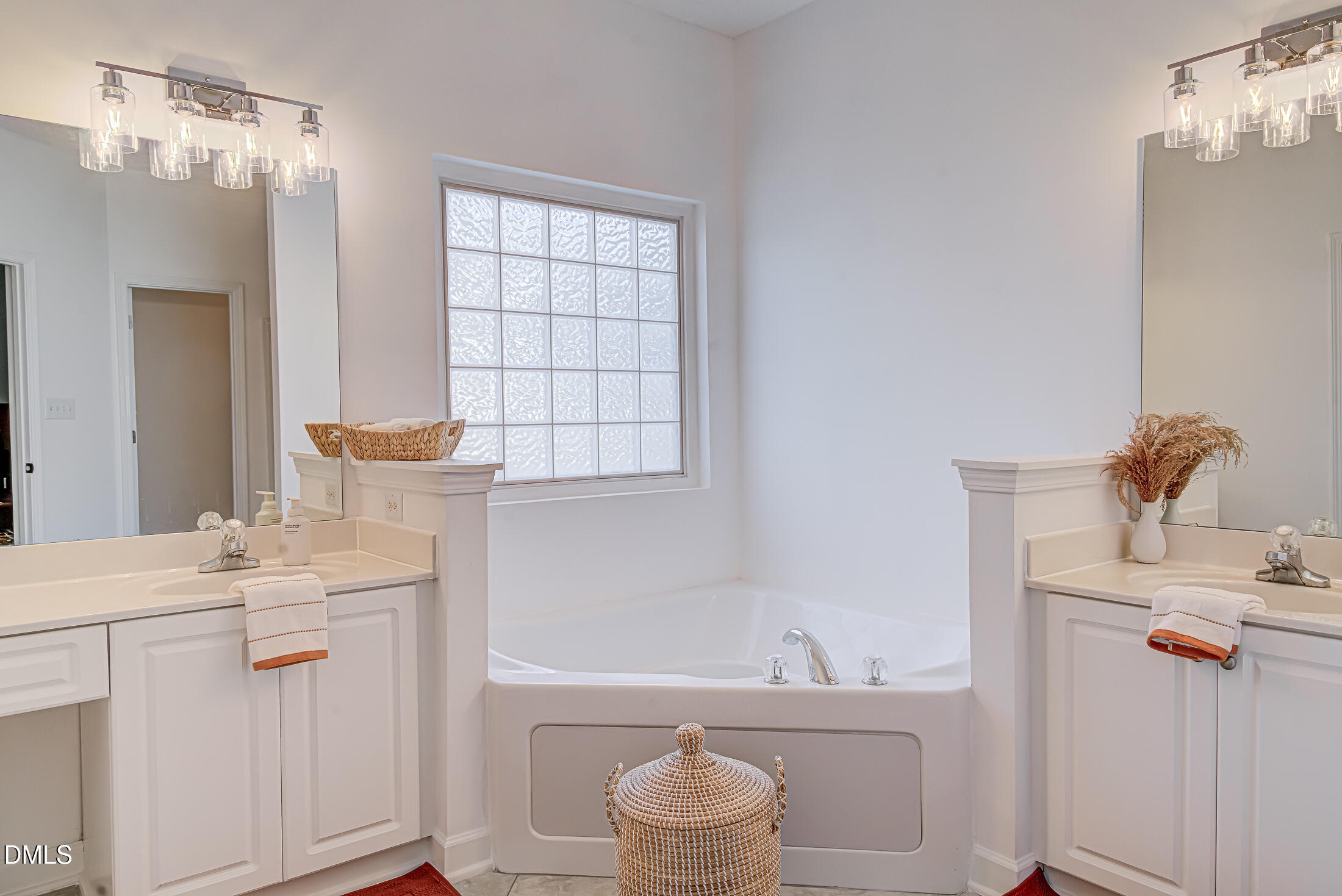 2517 Cambridge Road Burlington, NC 27215 - Photo 12 of 29 2517 Cambridge Rd Photo-20