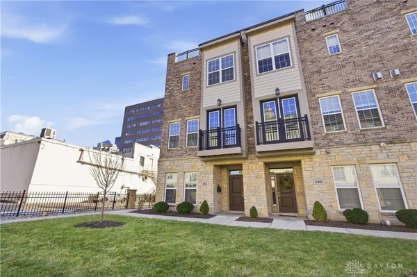 $565,000 | 121 Lowe Lane, Dayton, OH 45402