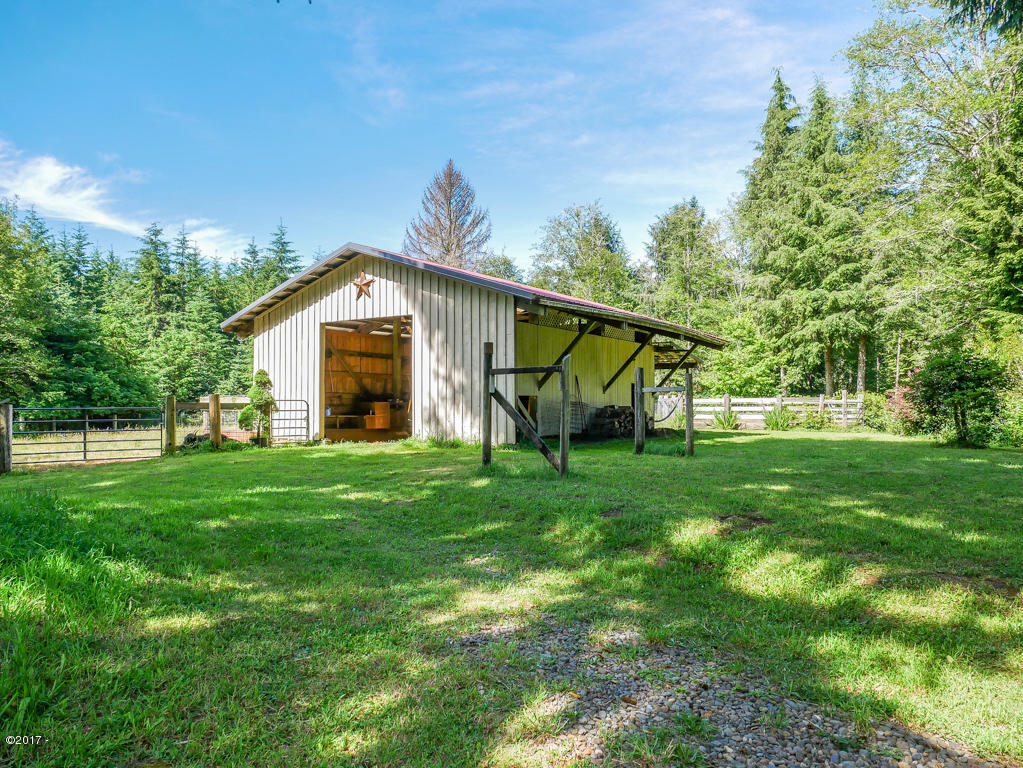 847 Hamer Road Siletz, OR 97380 - Photo 45 of 79 Barn