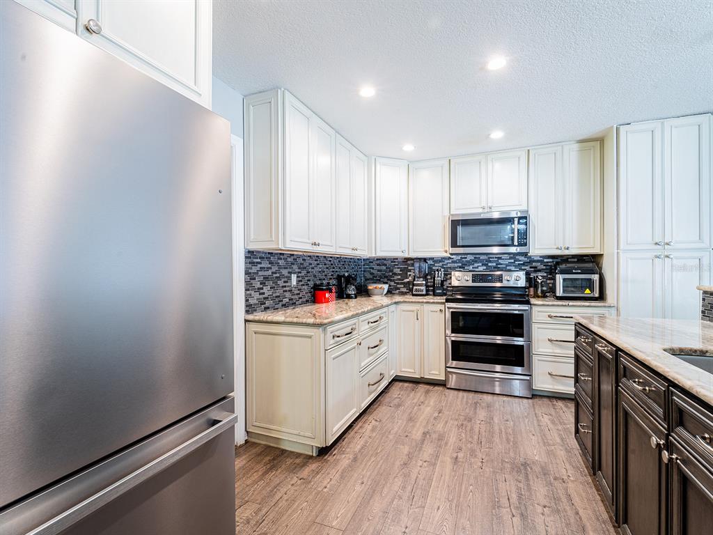 7131 Vista Way Port Richey, FL 34668 - Photo 6 of 37 Gallery Image 6