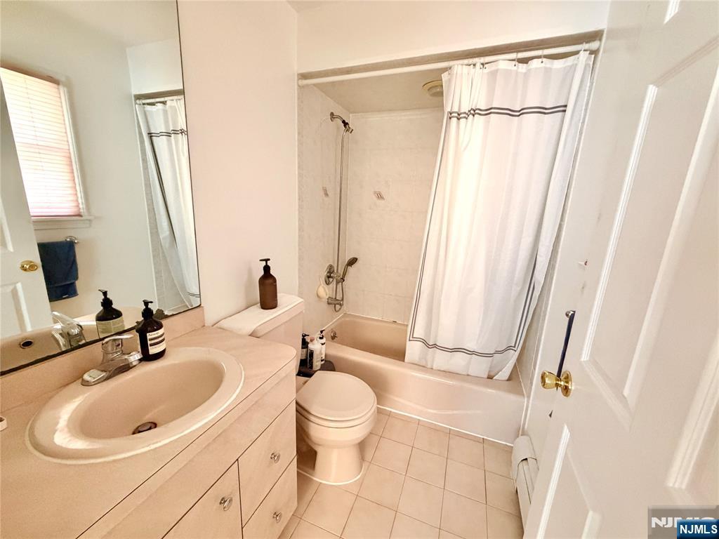 372 Chestnut Street Ridgefield, NJ 07657 - Photo 12 of 26