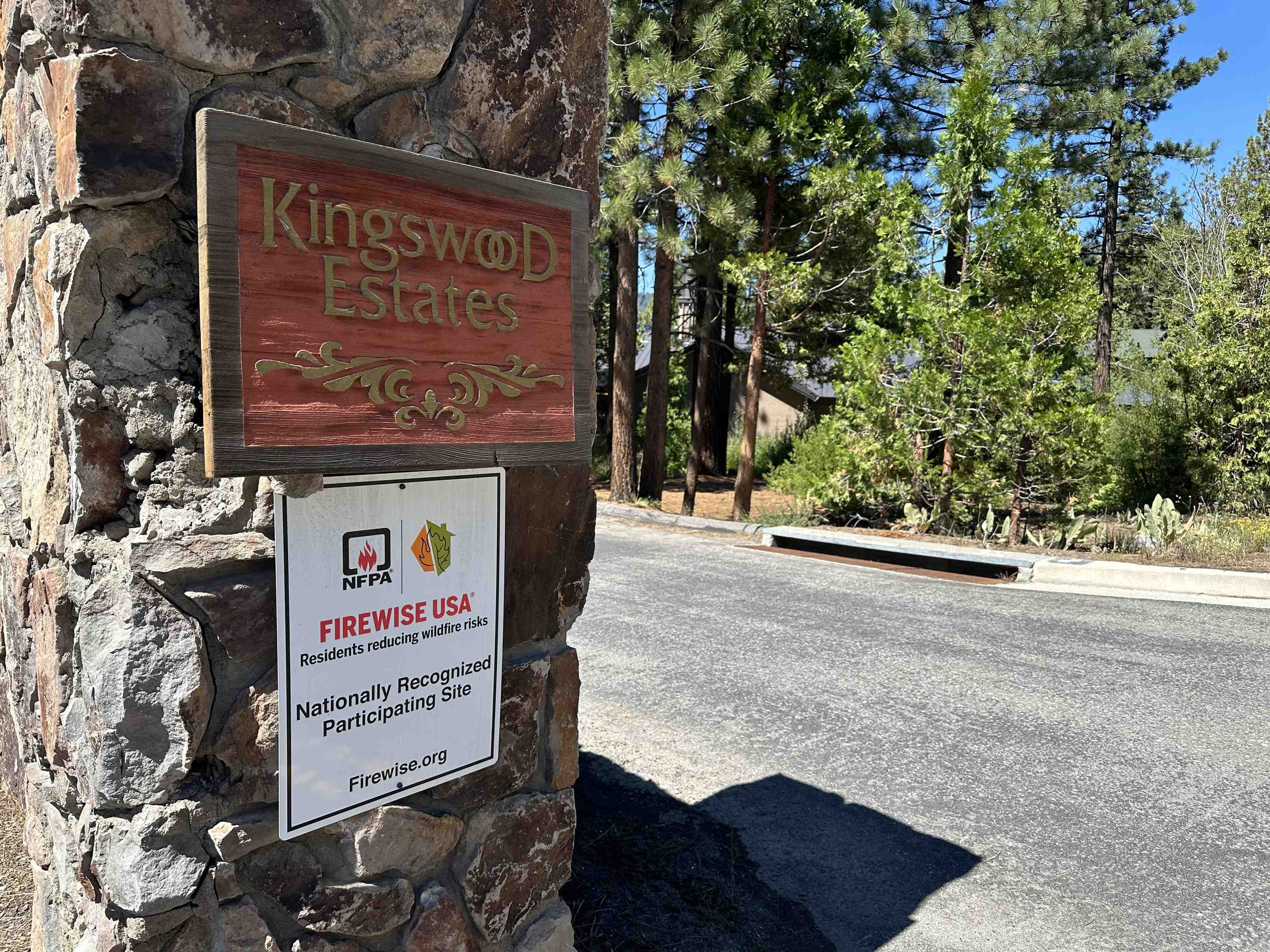 1076 Nottingham Way Tahoe Vista, CA 96148 - Photo 3 of 26