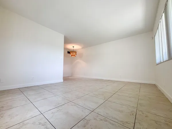 $1,795 | 2131 Northeast 40th Court, Unit 1, Lighthouse Point, FL 33064