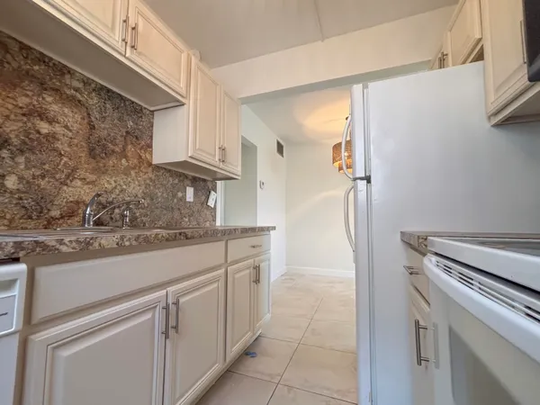 $1,795 | 2131 Northeast 40th Court, Unit 1, Lighthouse Point, FL 33064